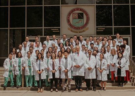 Internal medicine residents class photo in front of Meiling