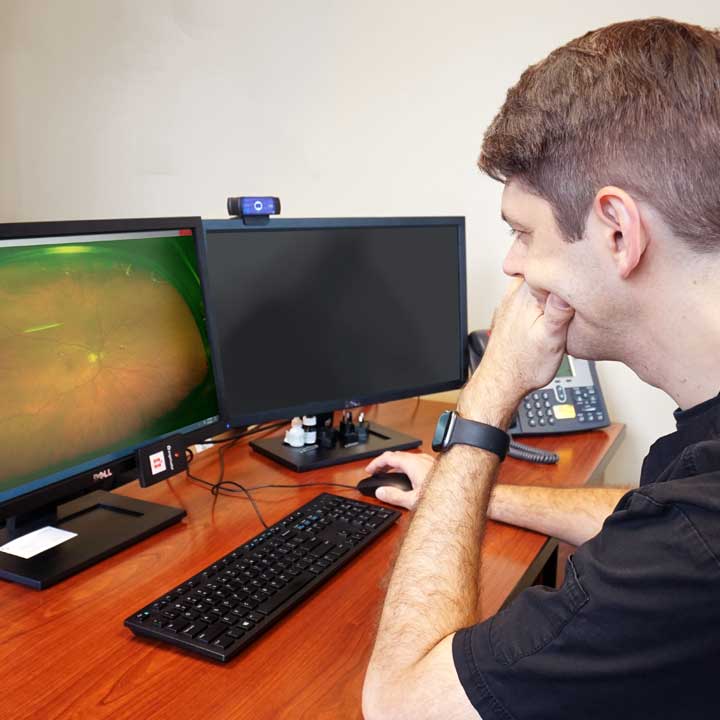 Ohr looking at remote teleophthalmology equipment images