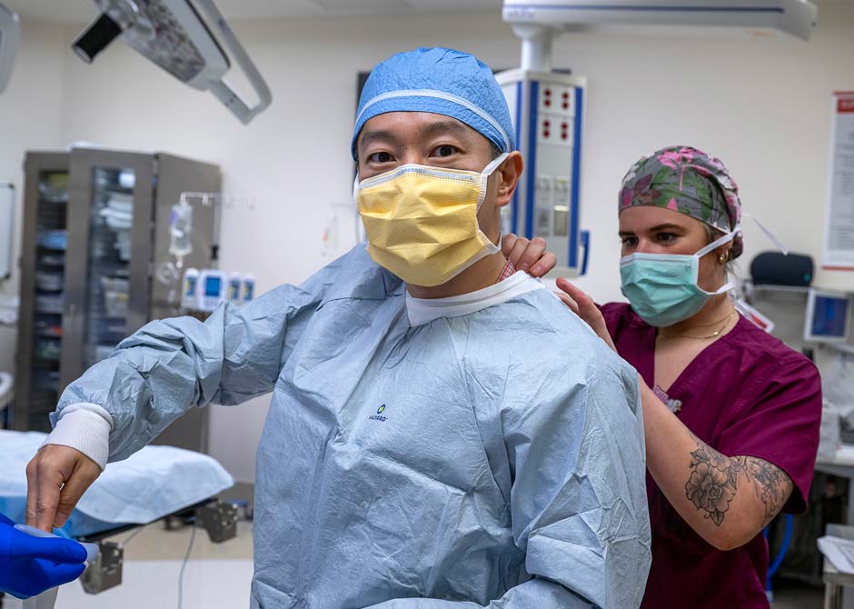 surgeon getting ready for surgery.jpg