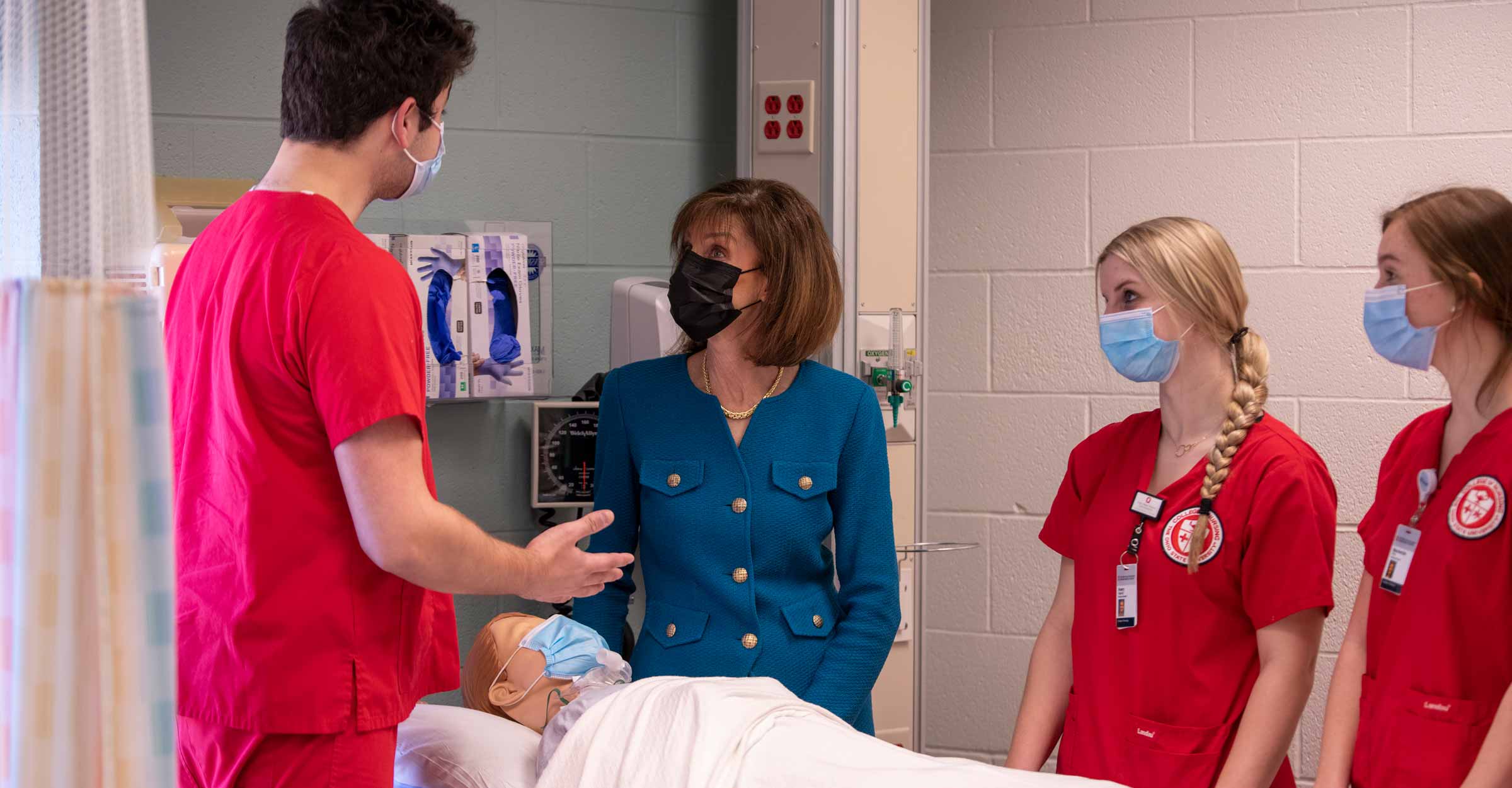 Dr. Andrea Pfeifel with students