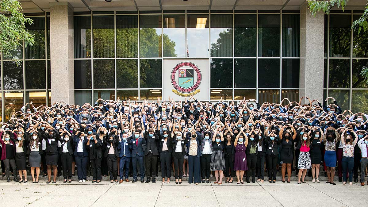 Ohio State College of Medicine medical students in front of Meiling Hall